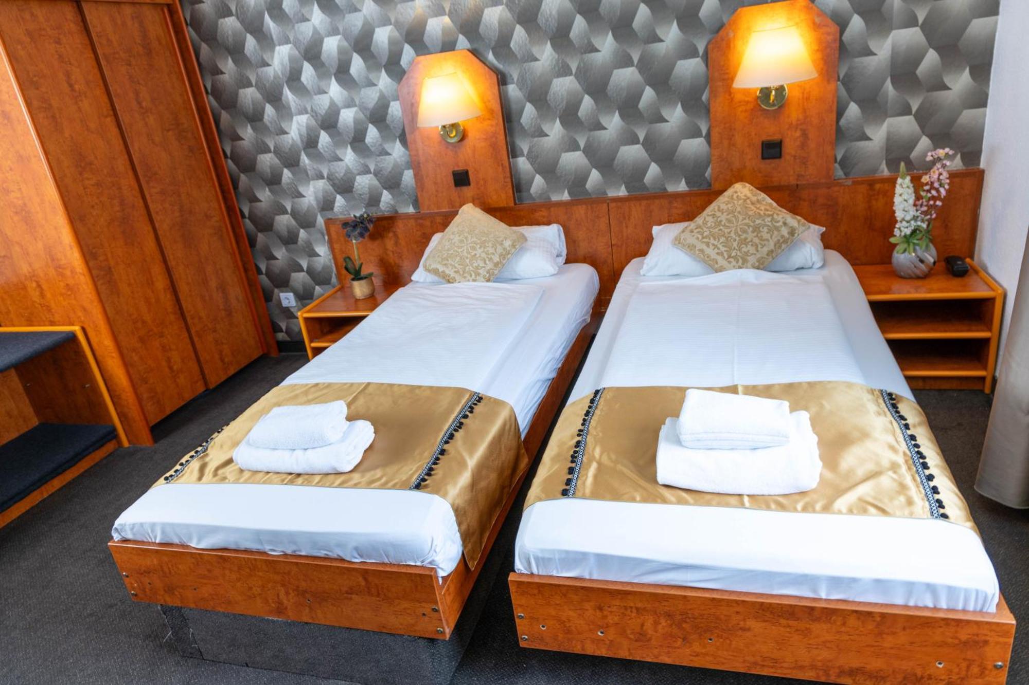 Hotel Rossija Frankfurt am Main Kültér fotó