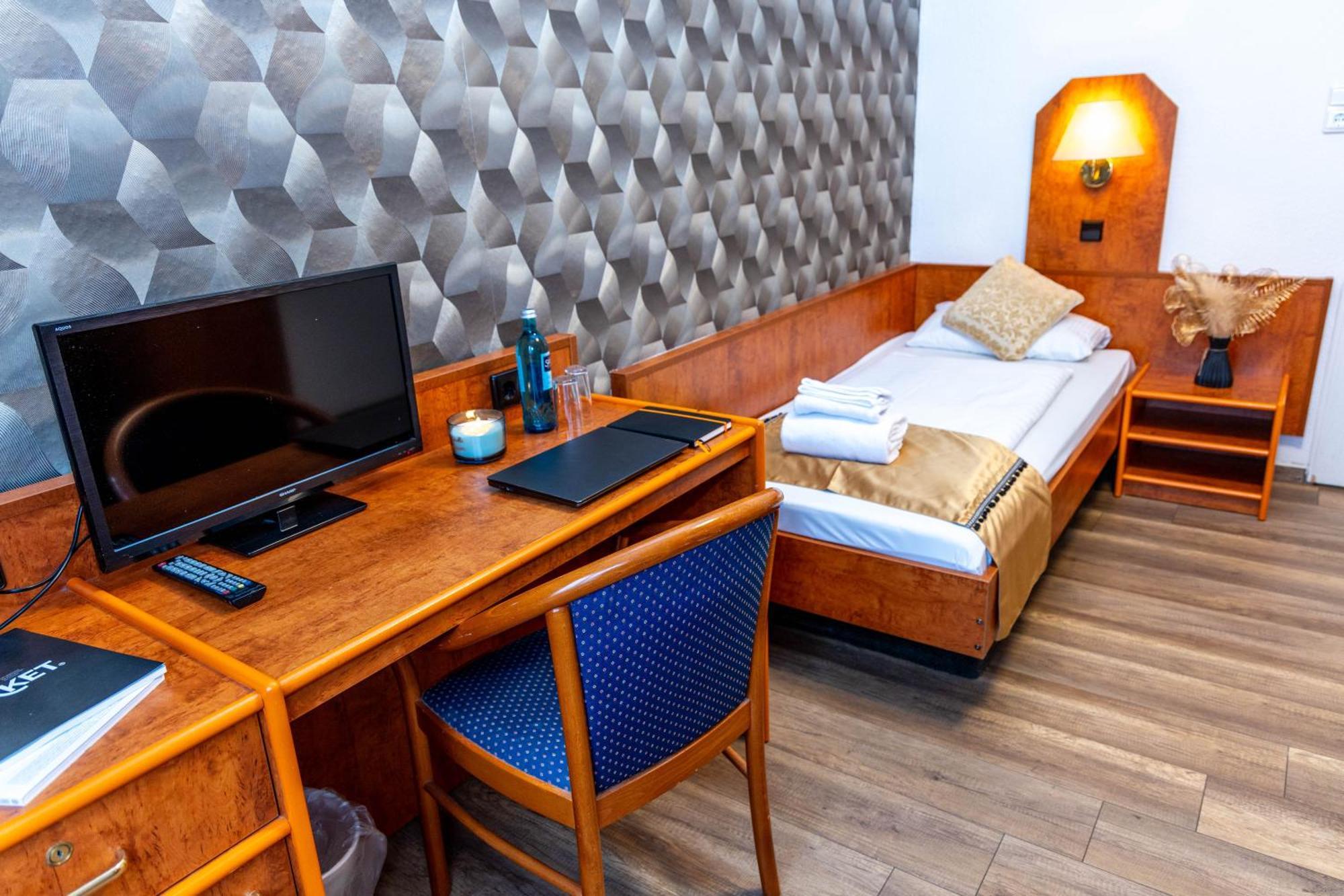 Hotel Rossija Frankfurt am Main Kültér fotó